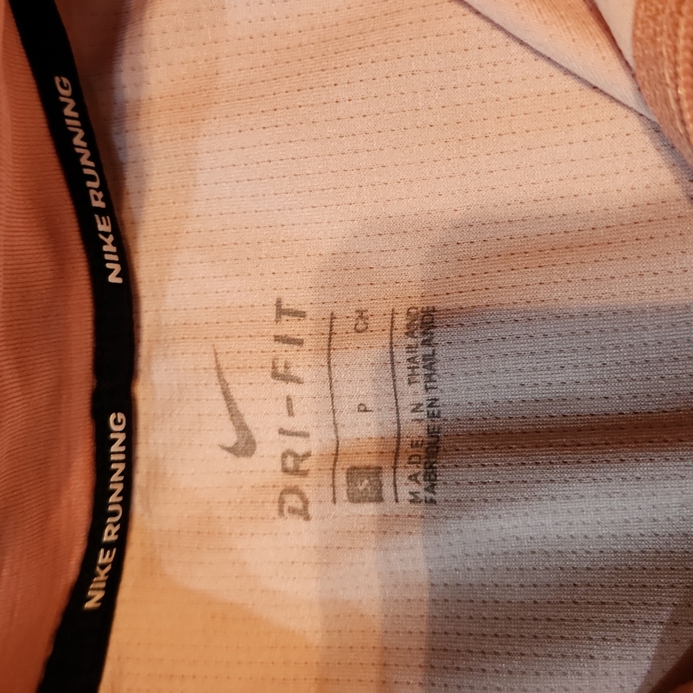 Nike running dri-fit size small - Picture 2 of 3